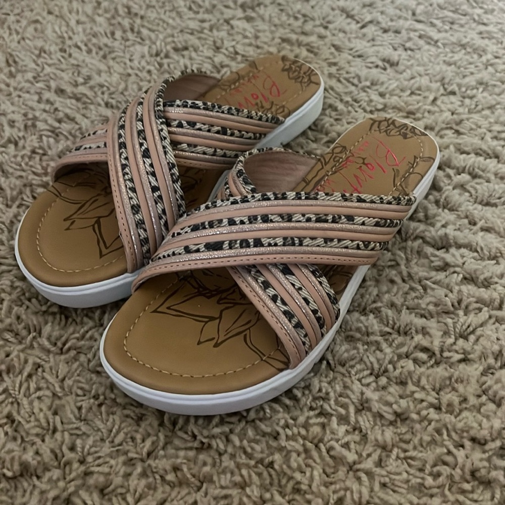 kids sandals, size 3